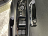 【パワーウインドウ】運転席のスイッチで、各席の窓ガラスの開閉ができます!あると便利ですよね!