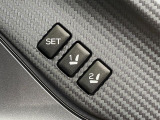 【メモリー機能付きパワーシート】ドライバーごとに設定したシート位置を記憶して、ボタン一つで切り替えできる便利な機能!運転する方が複数名いらっしゃるご家庭におすすめです♪