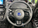 【純正革巻きステアリング】上質な革を使用することで、手にしっかり馴染みとても運転しやすいハンドルです♪