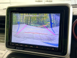 【バックカメラ】駐車時に後方がリアルタイム映像で確認できます。大型商業施設や立体駐車場での駐車時や、夜間のバック時に大活躍!運転スキルに関わらず、今や必須となった装備のひとつです!