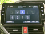 画面から複数の音源を選べるほか、交通情報や各種設定にもアクセスできます。音楽を聴きたい時など、用途に合わせて選択しやすく、日々の移動を便利にサポートしてくれます。