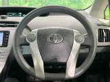 インテリアに合わせたデザインのステアリングは、運転される方のことも考え、運転しやすい形状、大きさです。是非一度、実際に触ってお確かめください。