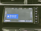 Bluetoothオーディオを選べる画面を備え、オーディオソースの確認もスムーズです。画面上の案内に沿って選択でき、日常の移動に便利に活用できます。