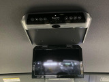 【フリップダウンモニター】大画面モニターで後席でもエンタメをお楽しみいただけます。小さなお子様にも大人気の装備です♪