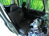 運転席シート廻りは使用感も少なく、良好な状態となっています。丁寧に使われていたことがよくわかりますね。