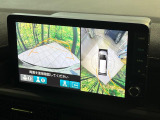 【マルチビューカメラシステム】専用のカメラにより、上から見下ろしたような視点で360度クルマの周囲を確認することができます☆死角部分も確認しやすく、狭い場所での切り返しや駐車もスムーズに行えます。