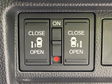 【両側パワースライドドア】スマートキーや運転席のスイッチで後席両側スライドドアの開閉が可能♪電動だから力を入れてドアを開ける必要が無く、小さなお子様でも簡単に開け閉めでき快適です♪