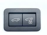 【パワーバックドア】スマートキーや運転席のボタンを押すだけでリアゲートが自動で開閉します!荷物を持っている時や、高い位置にあるバックドアを閉める際に便利な機能です♪