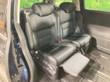 【オットマン付セカンドシート】足を延ばしてリラックスしたいときに便利なオットマン!ロングドライブや仮眠の際にもゆったり快適にお過ごしいただけます♪