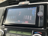テレビ番組を画面で視聴できる装備です。停車中に映像を楽しみたいときに活用でき、画面表示で内容を確認しやすいのもポイント。休憩時間を快適に過ごせます。