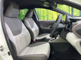 運転席シート廻りは使用感も少なく、良好な状態となっています。前オーナー様が丁寧に使っていたことがよくわかりますね。