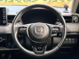 インテリアに合わせたデザインのステアリングは、運転される方のことも考え、運転しやすい形状、大きさです。是非一度、実際に触ってお確かめください。