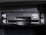 ★ETC(DSRC)が装備されています!!社外品とは違い収まりの良いデザインが人気!高速道路を利用する際は必需品ですよね!!ストレス無く料金所を通過出来ます!!
