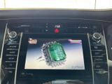 画面いっぱいに映像が表示され、停車中のひとときに映像を楽しめます。鮮やかな画面で内容を確認しやすく、センターに配置されているため視線を向けやすいのもポイント。車内での待ち時間にも活用いただけます。