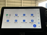 画面にはコネクティッドメニューが表示され、オペレーターサービスやアプリ連携などの項目を一覧で確認できます。アイコンが並ぶ見やすい構成で、必要なメニューを探しやすいのも魅力です。