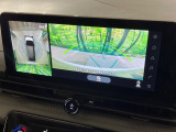 【アラウンドビューモニター】専用のカメラにより、上から見下ろしたような視点で360度クルマの周囲を確認することができます☆死角部分も確認しやすく、狭い場所での切り返しや駐車もスムーズに行えます。