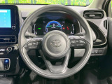 インテリアに合わせたデザインのステアリングは、運転される方のことも考え、運転しやすい形状、大きさです。是非一度、実際に触ってお確かめください。