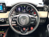 【純正革巻きステアリング】上質な革を使用することで、手にしっかり馴染みとても運転しやすいハンドルです♪