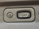【パワーバックドア】スマートキーや運転席のボタンを押すだけでリアゲートが自動で開閉します!荷物を持っている時や、高い位置にあるバックドアを閉める際に便利な機能です♪