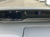 速度表示をはじめ、運転に必要な情報を運転席前方で確認できるメーターまわりです。表示がまとまっていて視線を移しやすく、走行中も必要な情報を把握しやすいレイアウトです。