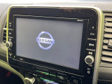 【大画面ナビ】人気の大型9インチナビを装備。存在感のある大画面はインパクト大!ナビ利用時のマップ表示は見やすく、テレビやDVDは臨場感がアップ!いつものドライブがグッと楽しくなります♪