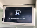 【フリップダウンモニター】大画面モニターで後席でもエンタメをお楽しみいただけます。小さなお子様にも大人気の装備です♪