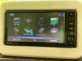 FM・AMやBluetooth Audio、USBなど、複数の音源が画面に並びます。利用したい項目を選びやすく、気分やお好みに合わせた音楽再生を日常の移動で楽しめます。