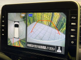 【アラウンドビューモニター】専用のカメラにより、上から見下ろしたような視点で360度クルマの周囲を確認することができます☆死角部分も確認しやすく、狭い場所での切り返しや駐車もスムーズに行えます。