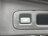 【パワーバックドア】スマートキーや運転席のボタンを押すだけでリアゲートが自動で開閉します!荷物を持っている時や、高い位置にあるバックドアを閉める際に便利な機能です♪