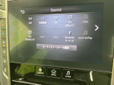 AM・FMやディスク、Bluetooth、Apple CarPlayなど、複数の音源が一覧で表示されます。使いたい項目を画面で確認しやすく、日常の移動に合わせて音楽や情報を楽しめます。
