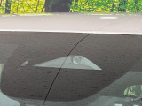 【スマートブレーキサポート】走行中に前方の車両等を認識し、衝突しそうな時は警報とブレーキで衝突回避と被害軽減をアシスト。より安全にドライブをお楽しみいただけます。