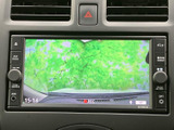 画面には録画中の表示とともに、車両前方の景色が映し出されています。走行中の記録を確認できる装備として、日々の移動時に活用できます。表示内容が見やすく、必要な情報を画面で把握しやすい構成です。