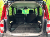 後席を格納すると、これだけの広さが!シーンに合わせたシートアレンジで、大きな荷物も積むことが出来ます♪