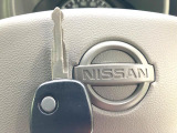 【キーレス】少し離れた場所からでもボタン一つでドアの開錠・施錠ができるのでとっても便利!ドアの鍵穴周りに傷をつけることもありません♪