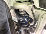 お車を安心してお乗りいただく為には、足回りの定期点検が欠かせません。サービスサポート(有償保証)では無料点検もご提供しており、安心のカーライフをお過ごしいただけるサポート体制が整っています。