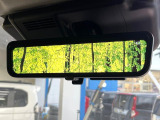 【デジタルインナーミラー】後席の大きな荷物や同乗者で後方が確認しづらい時でも安心!カメラが撮影した車両後方の映像をルームミラー内に表示。クリアな視界で状況の確認が可能です!