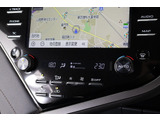 ★使いやすさや安全性を追求したステアリング周り!高級車ゆえにスイッチ類が多いのも特徴ですね!考え尽くされた配置ですぐに使いこなす事が出来ますのでご安心下さい!是非、体感してみて下さい!!