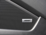 BOSEサラウンドサウンドシステムは、車内の音響特性に合わせて的確にチューニングされており、コンサートホールのようにバランスに優れた原音を忠実に再現した音響パターンを生み出します。