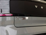 【EX30】コンパクトなパッケージに収められた電気自動車ならではのハイパフォーマンス。ボルボに乗る人だけでなく周囲の人びとも守る先進の安全・運転支援機能を標準装備しています。