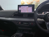 内装はシンプルに使い勝手を考え作られています。お車を運転する感覚をダイレクトに体感して頂けます。室内も広くロングドライブにも快適にお過ごしいただけます。