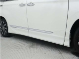 ドレスアップに効果があるモデリスタ製エアロパーツ装着車です。COOL!ですね♪