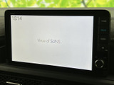 画面でテレビや映像を視聴でき、停車中の待ち時間も車内で過ごしやすくなります。表示が大きく見やすいモニターを備え、気分転換をしたい時にも活用いただけます。