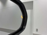 隣車線を走る車両をレーダーで検知し、ドアミラーでは確認しにくい後側方エリアに存在する車両に加え、急接近してくる車両も検知します。車両を検知するとドアミラーに搭載されたLEDインジケーターが点灯します。