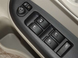 電動格納式ドアミラー・パワーウインドウを装備しています。