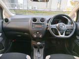 広々とした運転席周り!