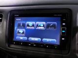 CD、DVD、Bluetooth、AM、FM、スマートフォン接続ができます。