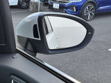 同一車線内全車速運転支援システム「Travel Assist」機能を装備。前を走行中の車両に一定の間隔で追従〜停止〜発進を自動で制御し、走行中の安全確保と疲労軽減に効果があります。