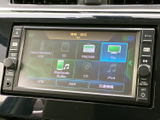 FM・AMやCD、Bluetooth Audioなど複数の音源が一覧で表示され、聴きたいものを選びやすい画面です。交通情報や外部入力の項目もあり、日々の移動中に便利に活用できます。