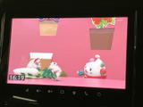 画面上に映像が表示され、車内で過ごす時間に視聴を楽しめる装備です。画面の大きさが確認しやすく、同乗者と一緒に映像を見る場面にも活用できます。日常の移動時間を彩ります。