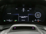 とっても見やすいメーターです。夜間時はラグジュアリーな気分にさせてくれる照明が魅力ですので、夜のドライブも楽しみになりますよ♪